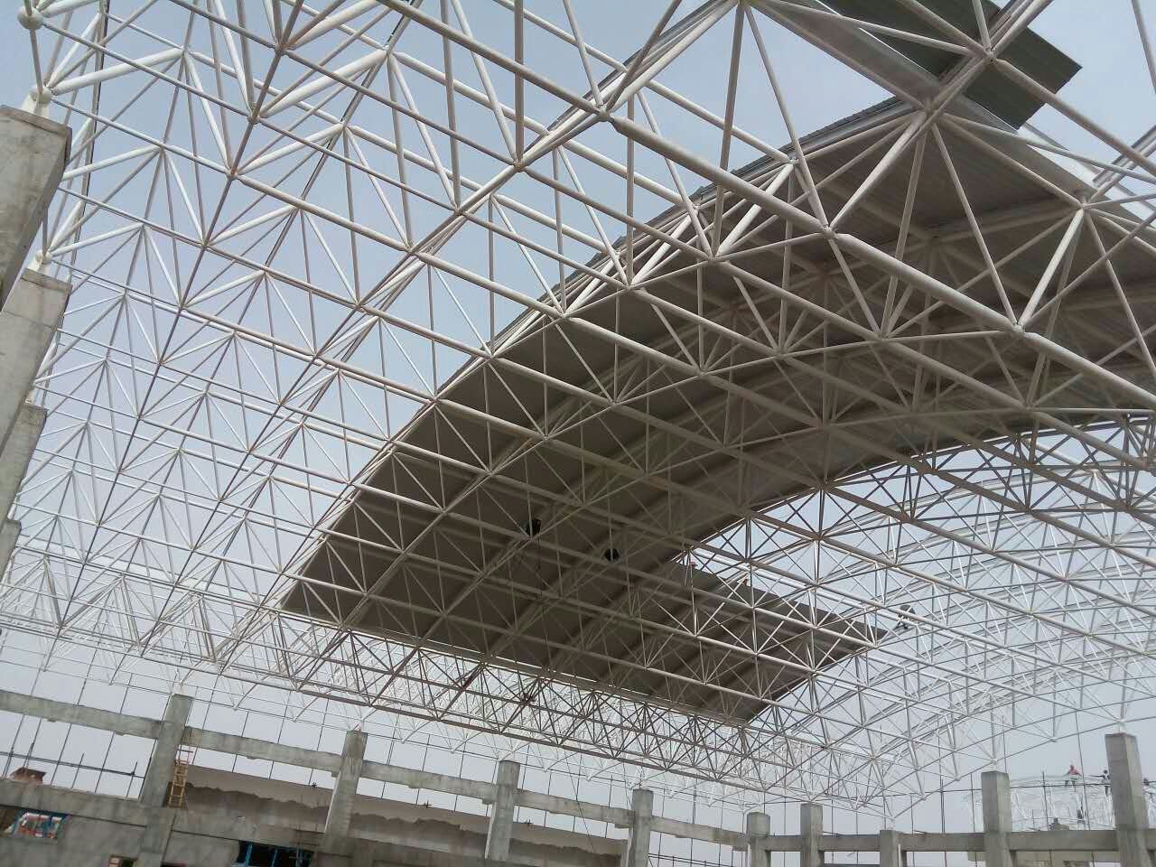 霸州螺栓球网架的设计制作与安装